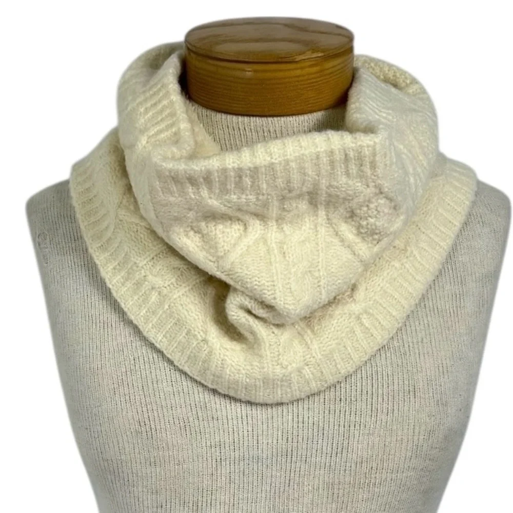 NWT Sonoma Supercozy Cable Knit Cowl Scarf – Faux Fur Lined